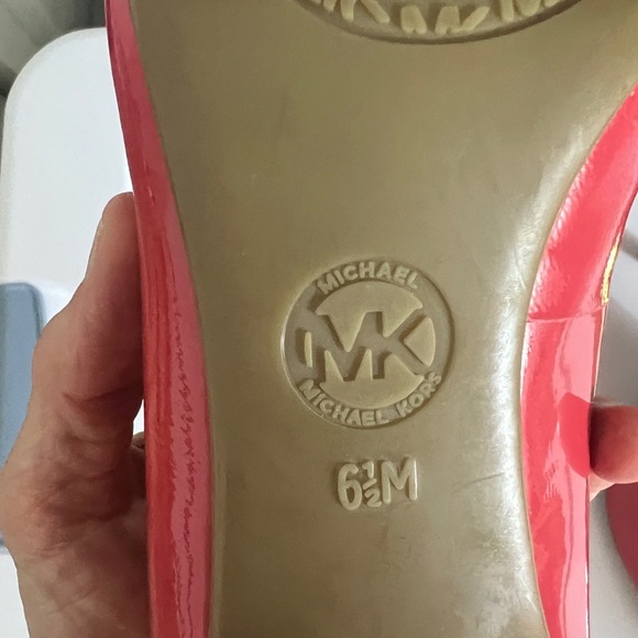 MICHAEL Michael Kors MK- Flex Coral Reef Red Patent Leather Mid Heel Pumps 6.5 - Picture 9 of 10